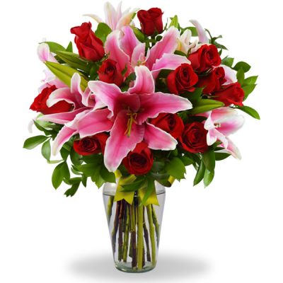 Florero con 12 rosas rojas y 5 varas de lilium rosado